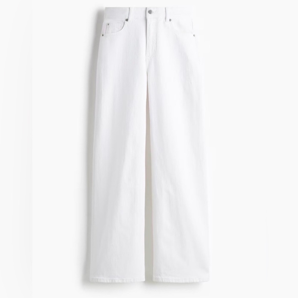 H&M High Rise Wide Leg Jeans
White Size 4